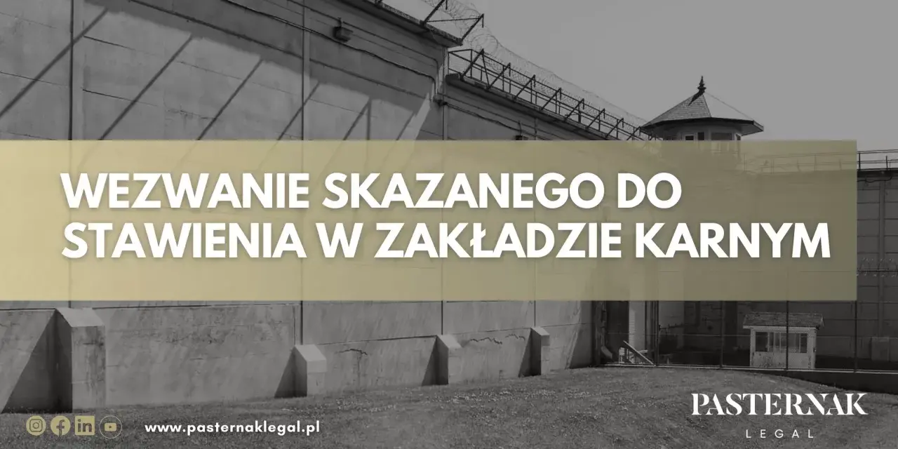Wezwanie skazanego do stawienia w zakładzie karnym, zgodnie z art. 79 kkw. Widok murów więziennych i wieżyczki strażniczej.