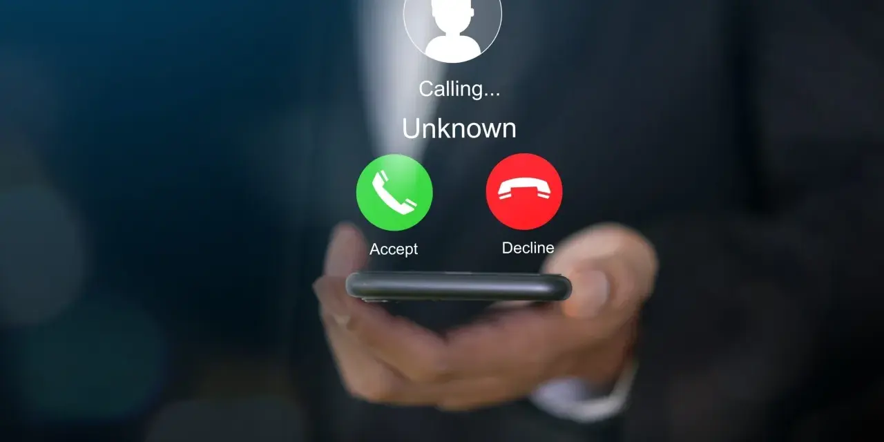 Telefon pokazuje nieznany numer. Czy to z jakiego numeru dzwonią więźniowie?