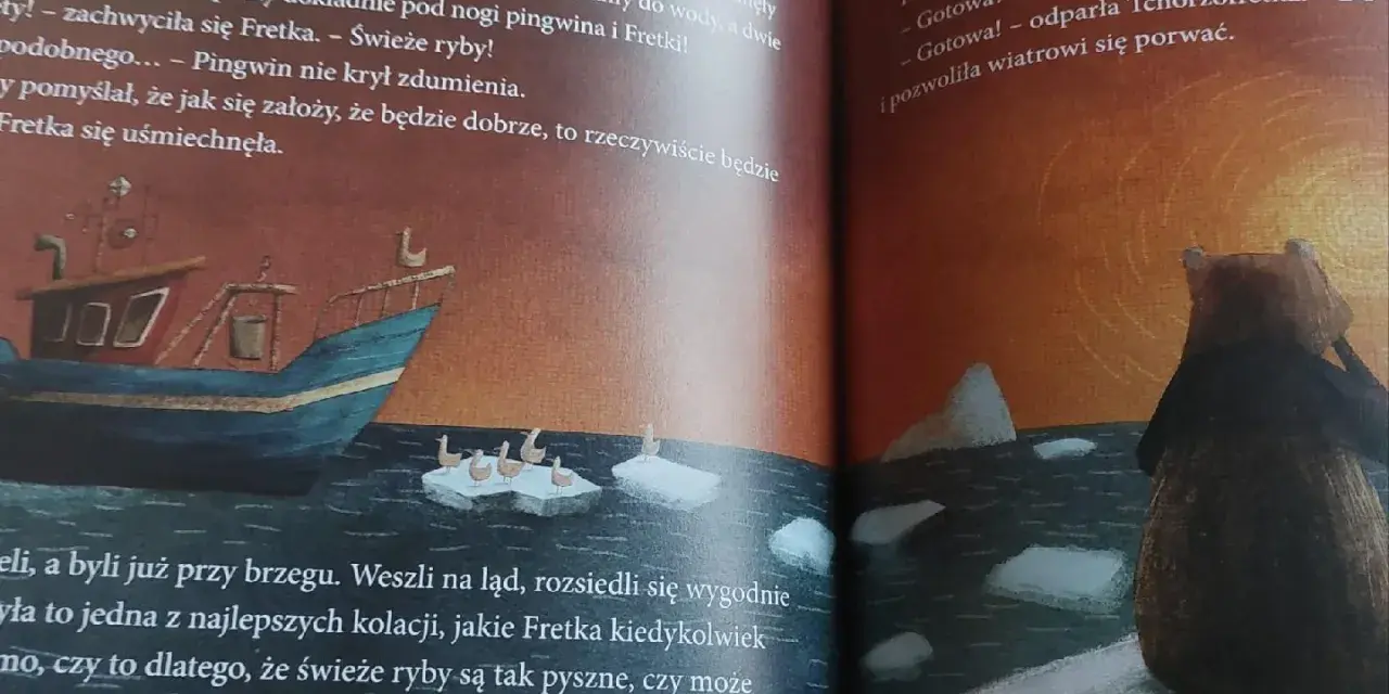 Ilustracja z książki: statek rybacki na morzu, pingwiny na lodzie, niedźwiedź patrzący na zachód słońca.