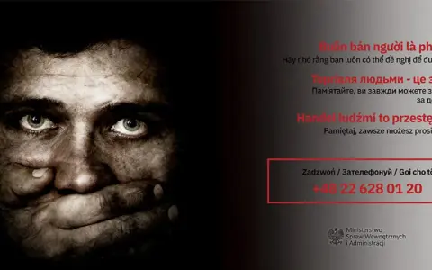 Twarz z zakrytymi ustami. Handel ludźmi to przestępstwo. Zadzwoń +48 22 628 01 20.