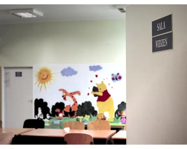 Sala widzeń z Kubusiem Puchatkiem i Tygryskiem. Ciekawe, ile widzeń w miesiącu ma skazany w tym miejscu.