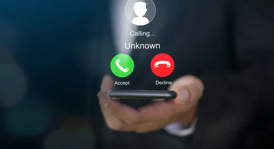 Telefon pokazuje nieznany numer. Czy to z jakiego numeru dzwonią więźniowie?