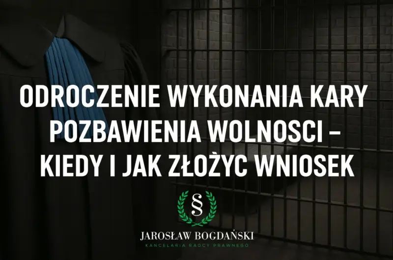 Adwokat w todze i kraty więzienne symbolizują odroczenie wykonania kary pozbawienia wolności. Informacja o tym, kiedy i jak złożyć wniosek.